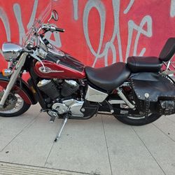 Title: 2002 Honda Shadow ACE Deluxe VT750CDC – Limited Edition