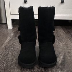 Women Black UGG’s