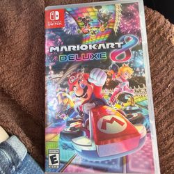 Switch Mario Kart 8 game and case