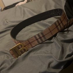 wearing burberry belt