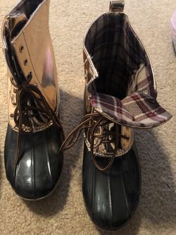 Rain boots size 9
