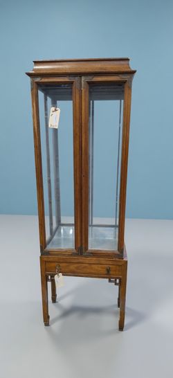 Mirror backed display cabinet
