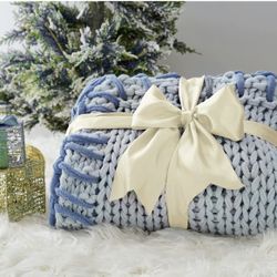 Bedsure Chunky Knit Throw Blanket - Soft Big Yarn Thick Braided (Blue, 50"x60")
