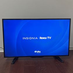 INSIGNIA 39" LED 1080p HDTV Roku Smart TV