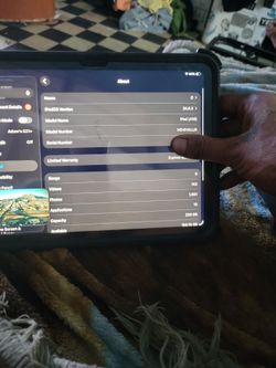 Apple iPad A16 256GB in Case