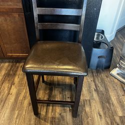 4 Bar / Dining Table Chairs 