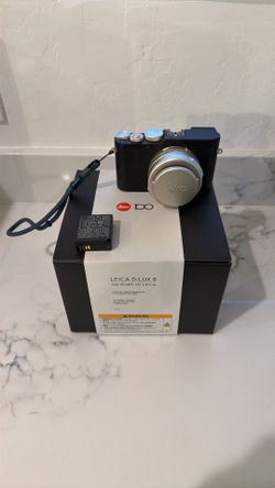 Leica D-Lux 8 100th Anniversary w/xtra Battery