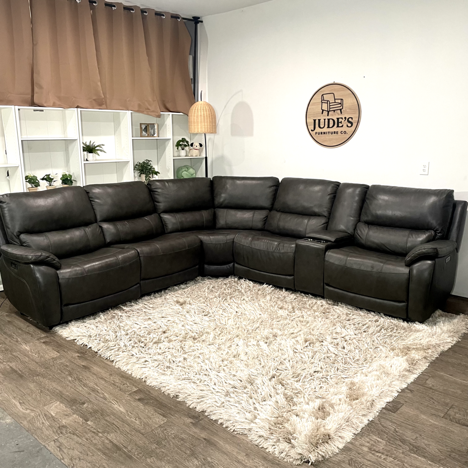Like New Top Grain Leather Sectional Couch! (Retail $3000)