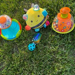 4 Toddler Toys Used In Very Good Condition 