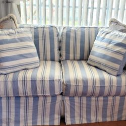 Modern Style Sofa By Crate And Barrel