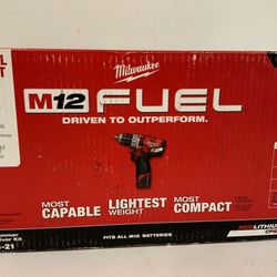 Milwaukee M12 FUEL 12-Volt Lithium-Ion Brushless Cordless 1/2 in. Hammer Drill Kit with 2.0 Ah Battery and Bag
