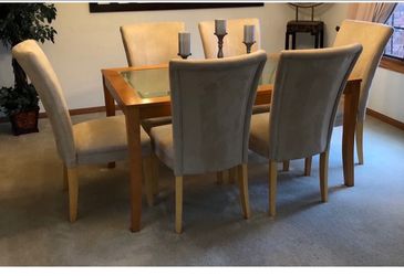 Table & Chairs