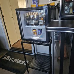 Modelo mini fridge