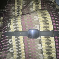 Apple Watch Series 7 (45mm, GPS + Cellular) - Midnight Aluminum Few Scratches On The Screen But Work Good Nothing Major