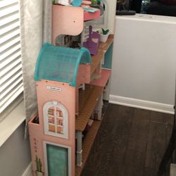 Kid craft doll house