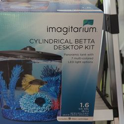 Panoramic tank for fish