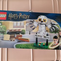 LEGO Harry Potter Hedwig at 4 Privet Drive