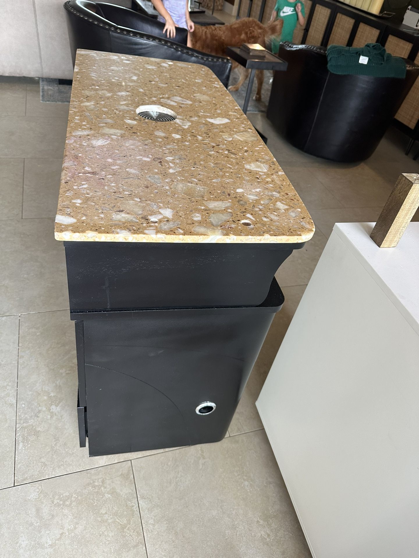 Nail Desk