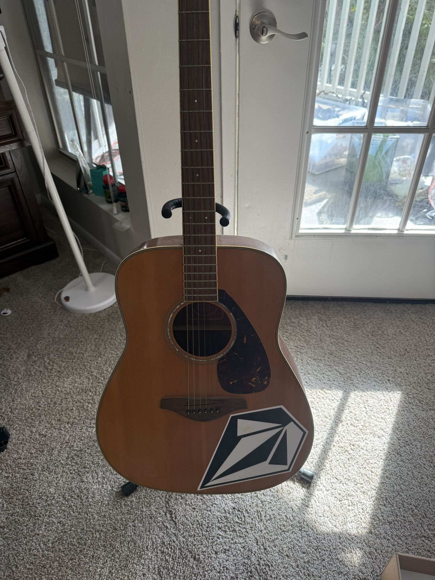Yamaha Acoustic Guitar