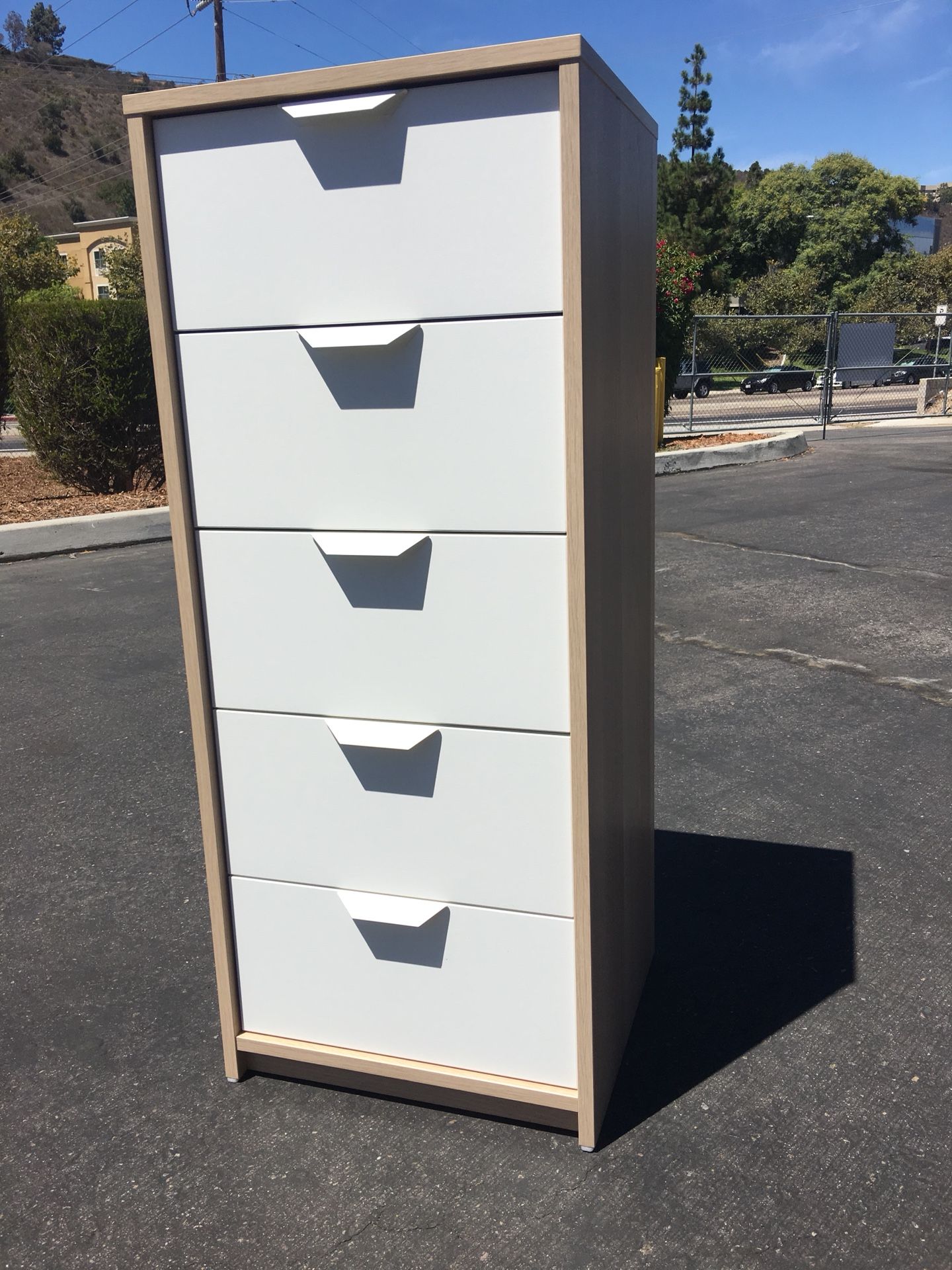 IKEA Askvoll 5 Drawer Dresser / Chest of Drawers for Sale in San Diego