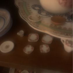 A Set Of Dishes For A Doll House . Glass 