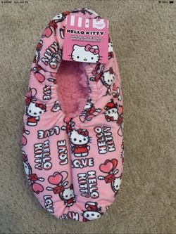 Women’s Hello Kitty Fuzzy Baba Socks fits shoe size 4-10 new