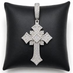 925 Sterling Silver 3.80CT  MOISSANITE iCED- OUT Cross Men’s Pendant 