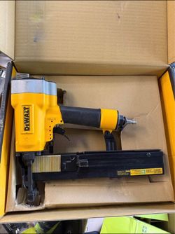 Dewalt Crown Lathing Stapler