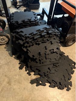 Interlocking rubber workout mats