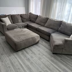 Bob’s Luxe Gray 4 Piece Queen Sectional Sleeper