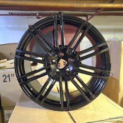 Porsche Macan 20 inch wheels staggered bolt size 5×112