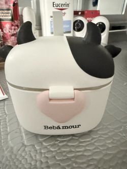 Bebámour Cow-Shaped Baby Wipes Dispenser