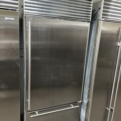 Sub Zero 36”Wide Built In Bottom Freezer Refrigerator Stainless Steel