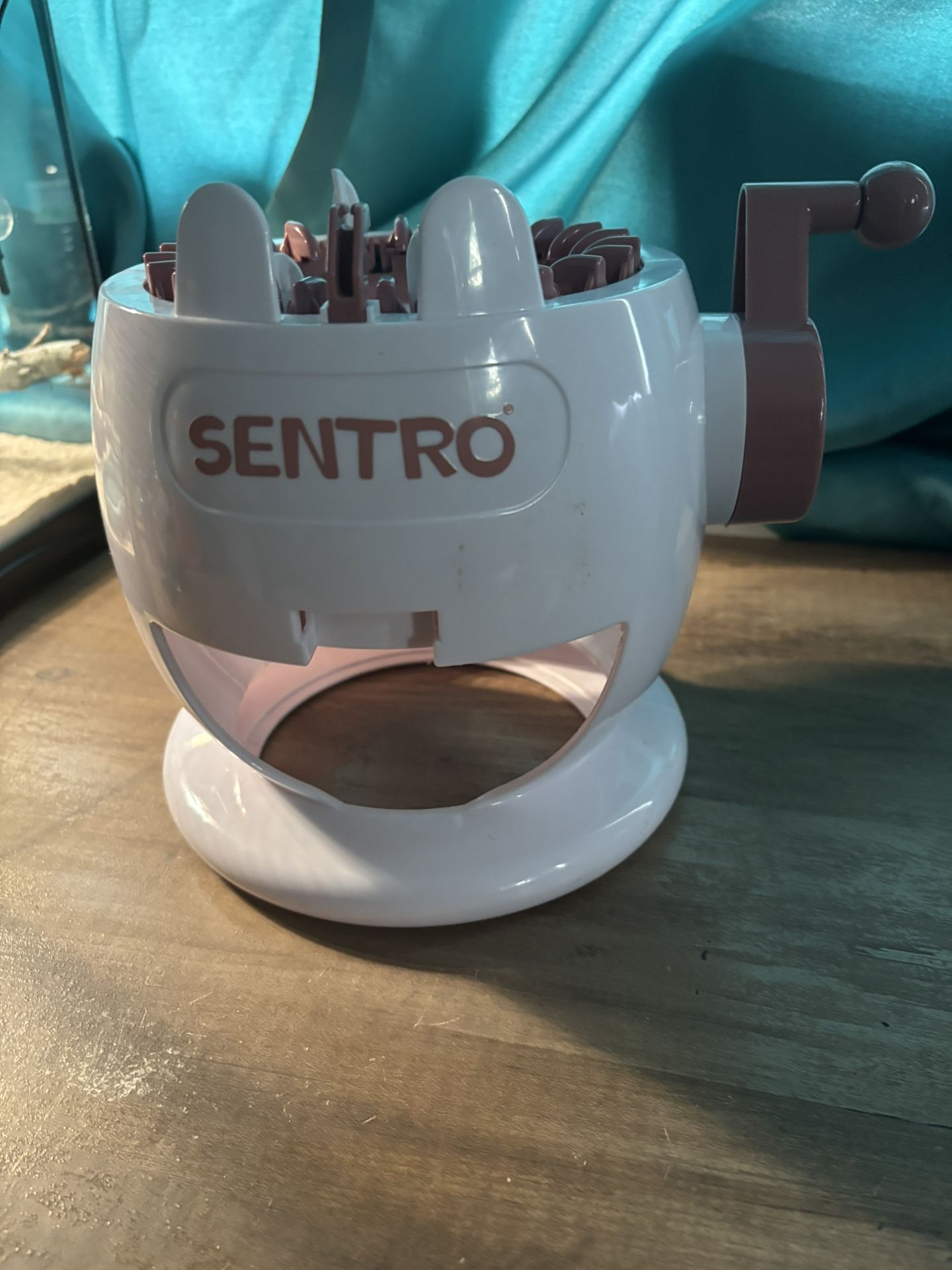 Sentro Hand-Crank Knitting Machine