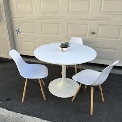 Dining Table With 3 Chairs