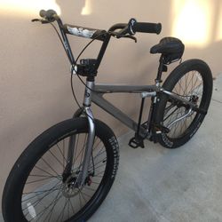 BMX SE Bicycle Marshawn Lynch 26.5