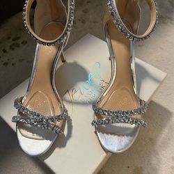 Silver heels - badgley mischka