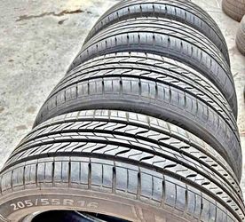 205/55/16 Vendo Set de Tires con 80% de vida las 4