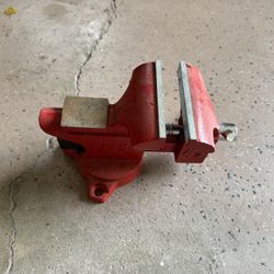 Sear 4 1/2  Swivel Bench Vise