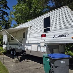 Fifth Wheel Toyhauler 