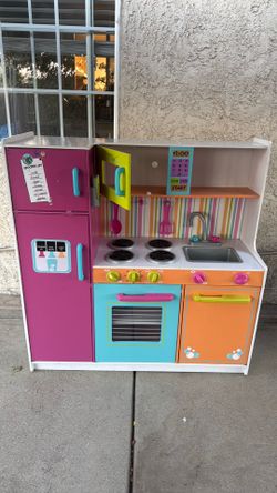 Play kitchen