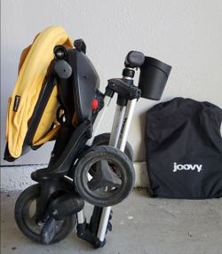 Like New. Compact Lightweight Joovy Tricycoo UL