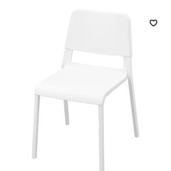 2 White Chairs 