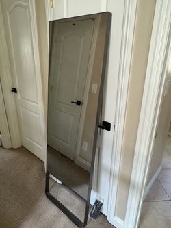 Lululemon studio workout mirror