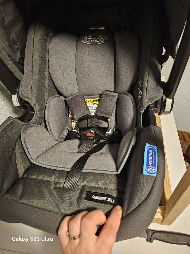 Graco Snugride 35 LX Infant Carseat