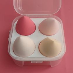 4 Pack Of Makeup Sponges/ Free Gift