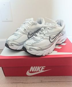 Nike Air Max Moto 2K/ white/ Size 7 women