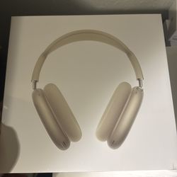 AirPods Max with Smart Case