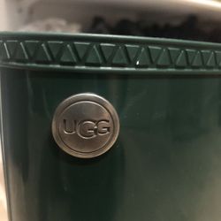 UGG Shaye Rain boot in Green size 7