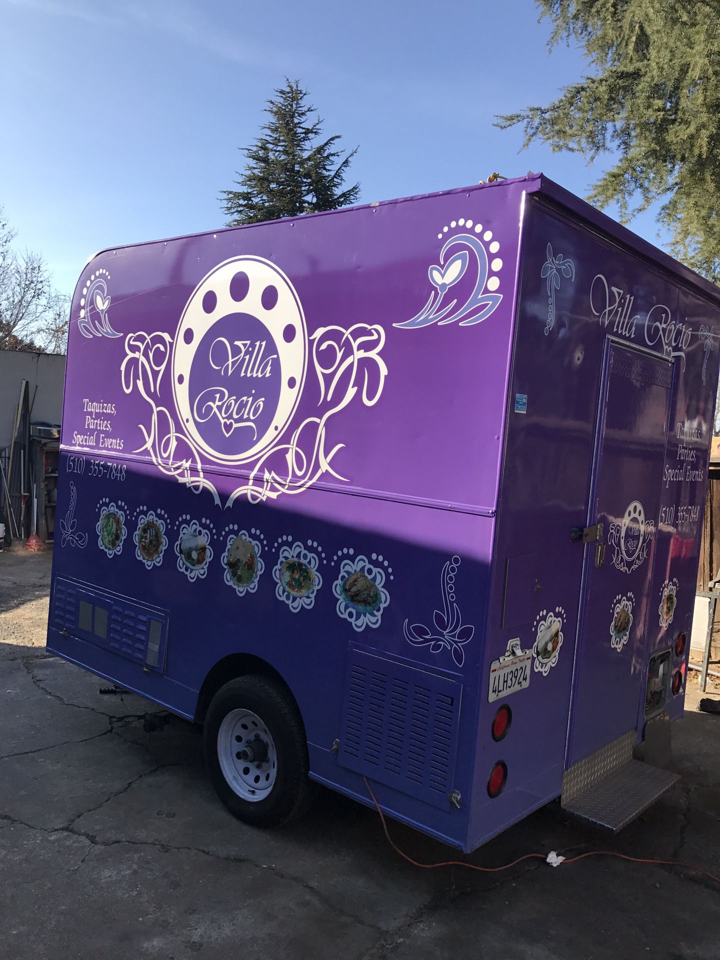 Hi we reporting my catering trailer stolen Monday -27 -219 from may house 326 MacArthur San Leandro ca if u see col the police or col me Gabriel (510